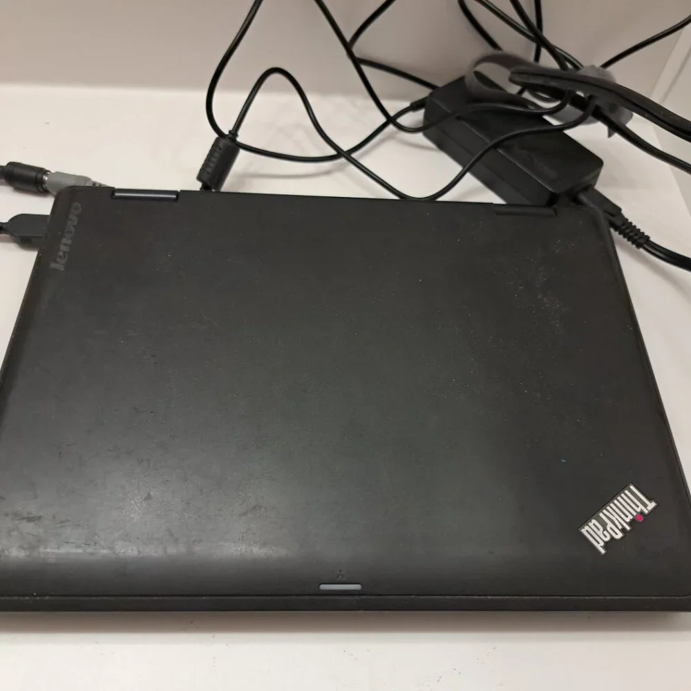1X Lenovo ThinkPad 11e (2nd Gen) 20E5 Flip design Laptop Intel Core M - 5Y10c